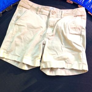 LLbean khakis shorts women’s 6 great condition